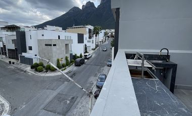 CASA EN RENTA AMUEBLADA Y EQUIPADA EN CUMBRES ELITE 7 SECTOR - MTY, NL