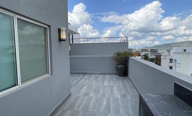 CASA EN RENTA AMUEBLADA Y EQUIPADA EN CUMBRES ELITE 7 SECTOR - MTY, NL