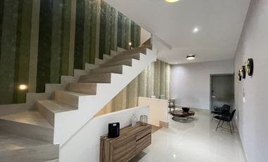 CASA EN RENTA AMUEBLADA Y EQUIPADA EN CUMBRES ELITE 7 SECTOR - MTY, NL