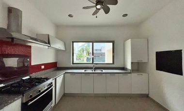 CASA EN RENTA EN CANCUN F-1136, 3 RECS. EN VILLAMAGNA $50,000