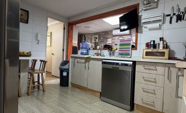 Casa en Arriendo en Avenida Laguna Nº 3051