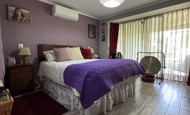 Casa en Arriendo en Avenida Laguna Nº 3051