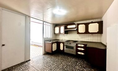 CASA EN RENTA EN CIUDAD SATÉLITE IDEAL PARA OFICINA SILENCIOSA