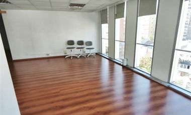 Oficina en Arriendo en Santa Beatriz 170