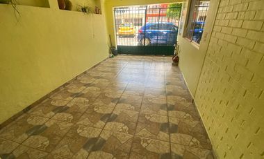 CASA EN VENTA,  VALLE DE ARAGON, CALLE CERRADA, EXCELENTE ESTADO.