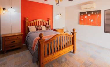 Casa amueblada y renovada en venta el Centro de Campeche - HI2501345