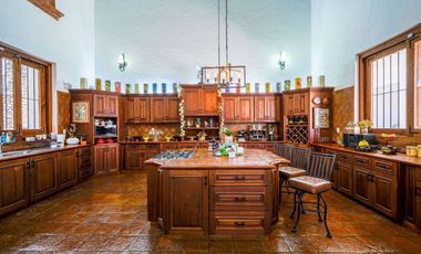 Venta de hermosa Quinta dentro de la ciudad en zona residencial.