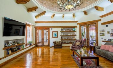 Venta de hermosa Quinta dentro de la ciudad en zona residencial.