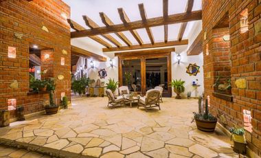 Venta de hermosa Quinta dentro de la ciudad en zona residencial.