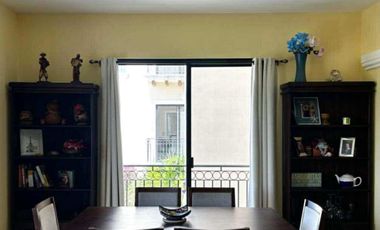 Jungle Oasis minutes from the Beach