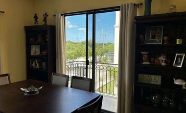 Jungle Oasis minutes from the Beach