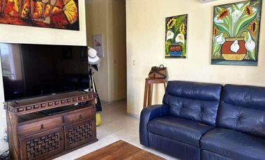 Jungle Oasis minutes from the Beach