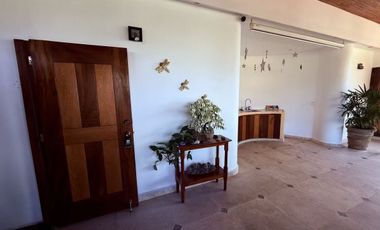 Ocean-View Penthouse in Villas El Tular–La Ropa