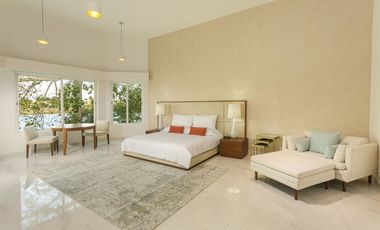 Casa junto al Lago en Residencial Lagos del Sol de Cancún