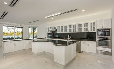 Casa junto al Lago en Residencial Lagos del Sol de Cancún