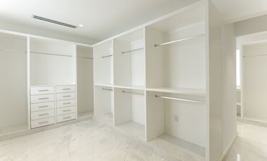 Casa junto al Lago en Residencial Lagos del Sol de Cancún