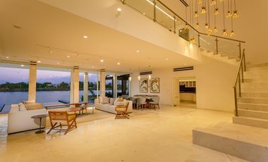 Casa junto al Lago en Residencial Lagos del Sol de Cancún