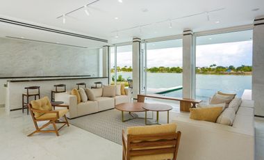 Casa junto al Lago en Residencial Lagos del Sol de Cancún