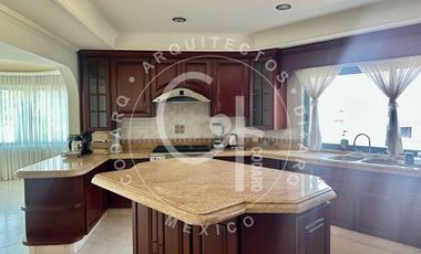 Venta de Residencia en Prado Largo, Zona Esmeralda