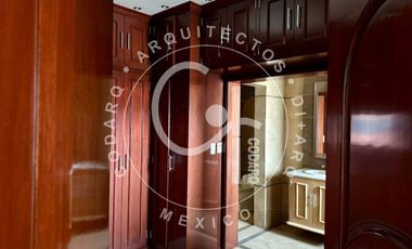 Venta de Residencia en Prado Largo, Zona Esmeralda