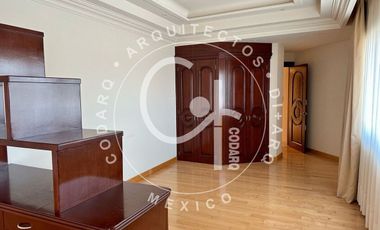 Venta de Residencia en Prado Largo, Zona Esmeralda