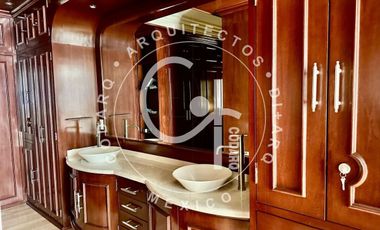 Venta de Residencia en Prado Largo, Zona Esmeralda