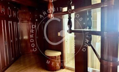 Venta de Residencia en Prado Largo, Zona Esmeralda