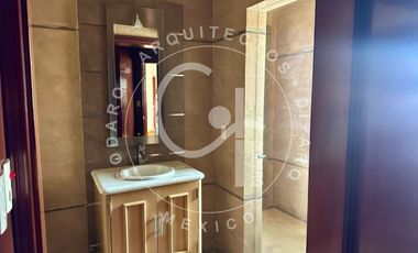 Venta de Residencia en Prado Largo, Zona Esmeralda