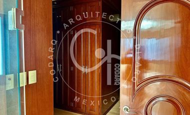 Venta de Residencia en Prado Largo, Zona Esmeralda