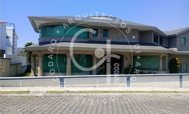 Venta de Residencia en Prado Largo, Zona Esmeralda