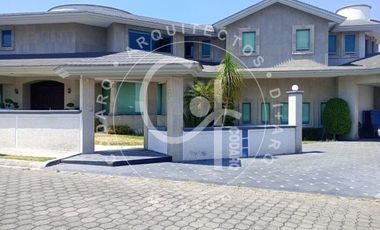 Venta de Residencia en Prado Largo, Zona Esmeralda