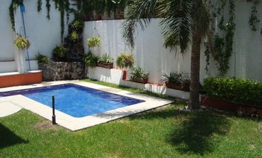 Residencia amueblada con alberca en Burgos, Cuernavaca