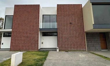 CASA EN VENTA EN FRACC. CAPELLANA, JESUS DEL MONTE, MORELIA