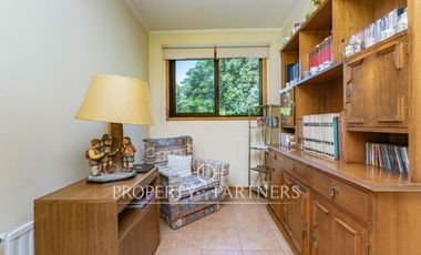 Parcela con Dos Casas en Condominio Consolidado: Espacio, Privacidad y Gran Plusvalía.