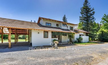 Parcela con Dos Casas en Condominio Consolidado: Espacio, Privacidad y Gran Plusvalía.