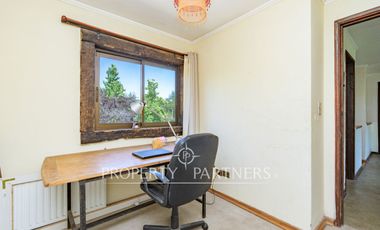 Parcela con Dos Casas en Condominio Consolidado: Espacio, Privacidad y Gran Plusvalía.