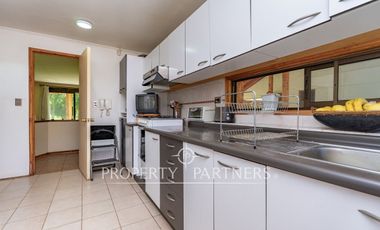 Parcela con Dos Casas en Condominio Consolidado: Espacio, Privacidad y Gran Plusvalía.