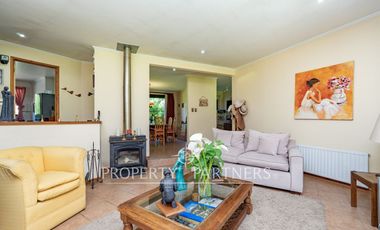 Parcela con Dos Casas en Condominio Consolidado: Espacio, Privacidad y Gran Plusvalía.