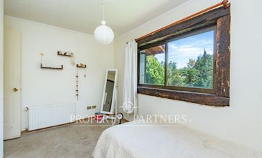 Parcela con Dos Casas en Condominio Consolidado: Espacio, Privacidad y Gran Plusvalía.