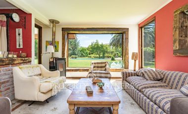 Parcela con Dos Casas en Condominio Consolidado: Espacio, Privacidad y Gran Plusvalía.