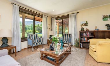 Parcela con Dos Casas en Condominio Consolidado: Espacio, Privacidad y Gran Plusvalía.