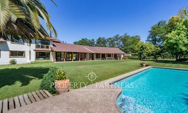 Parcela con Dos Casas en Condominio Consolidado: Espacio, Privacidad y Gran Plusvalía.