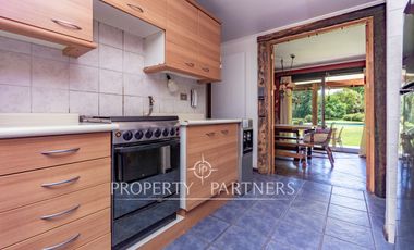 Parcela con Dos Casas en Condominio Consolidado: Espacio, Privacidad y Gran Plusvalía.