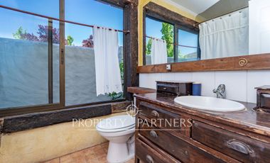 Parcela con Dos Casas en Condominio Consolidado: Espacio, Privacidad y Gran Plusvalía.