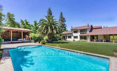 Parcela con Dos Casas en Condominio Consolidado: Espacio, Privacidad y Gran Plusvalía.