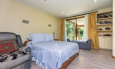 Parcela con Dos Casas en Condominio Consolidado: Espacio, Privacidad y Gran Plusvalía.