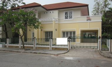 บ้านเดี่ยว 2 ชั้น วิจิตราธานี บางนา-ตราด ทำเลที่สะดวกต่อการเดินทาง โดยสามารถเข้า-ออกได้จาก ถนนบางนา-ตราด (ทางหลวงหมายเลข 34)