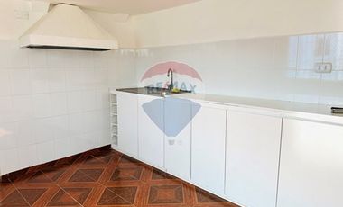 casa remodelada en La Cisterna/ a pasos del Metro