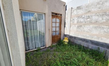 Casa En Venta En El Manzano Tiltil, 3d+3b Y 2e, Condominio Seguro