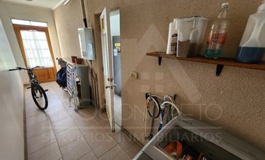 Casa En Venta En El Manzano Tiltil, 3d+3b Y 2e, Condominio Seguro